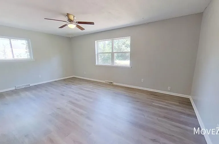 510 Wesley Ave — Photo 28