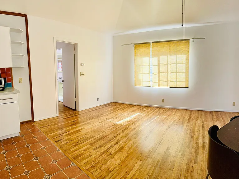 5110 Inglewood Blvd — Photo 18