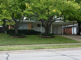 1815 John Smith Dr, Irving, TX