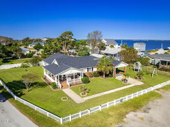 124 Smith Lane, Salter Path, NC 28512