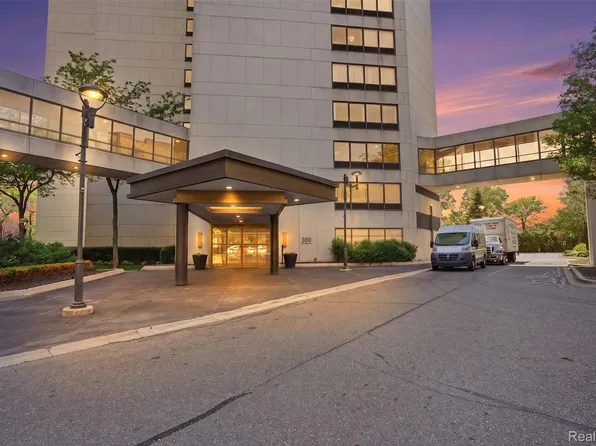 300 Riverfront Dr Unit 24D, Detroit, MI 48226