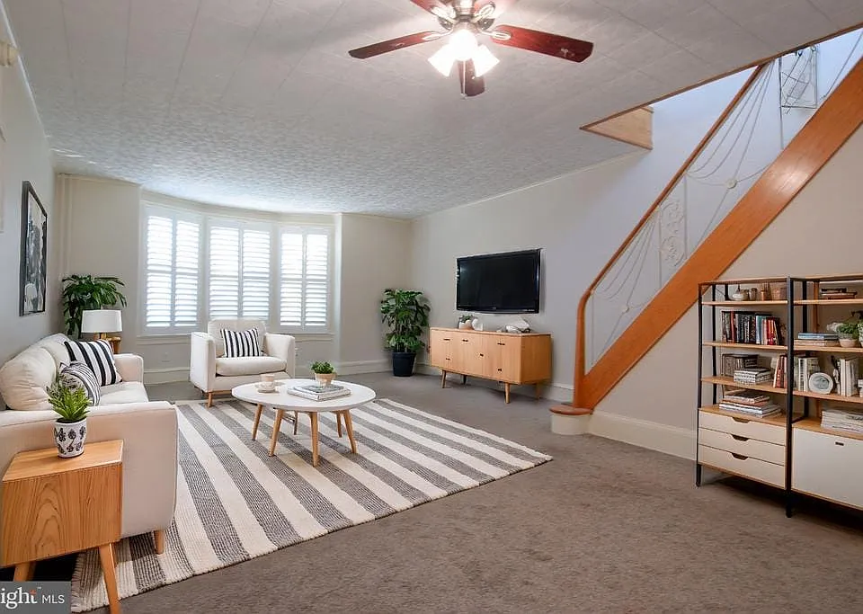 433 E Girard Ave #2