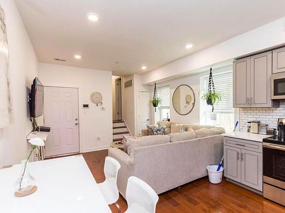 2nd image of 1616 Brown St #2
