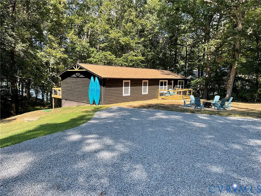196 Mulberry Mdw photo 1