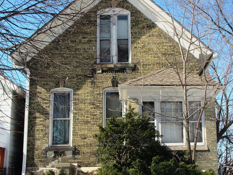2nd image of 2379 N Buffum St