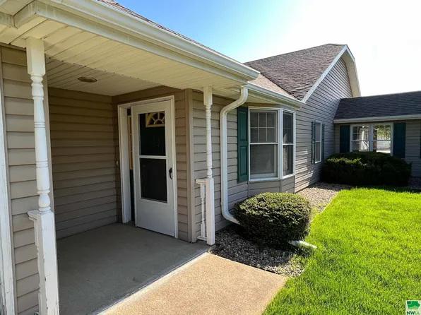 708 2nd St SE APT 112, Orange City, IA 51041
