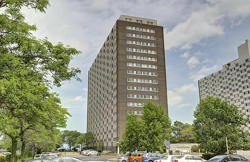 Marine Towers West Photo 1