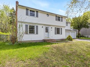 15 Seth Land Dr, Rochester, NY 14617