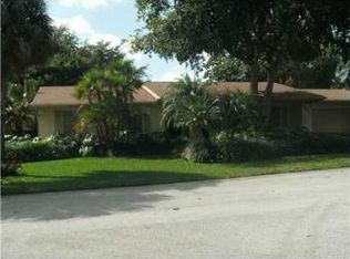 9740 SW 118th St, Miami, FL 33176