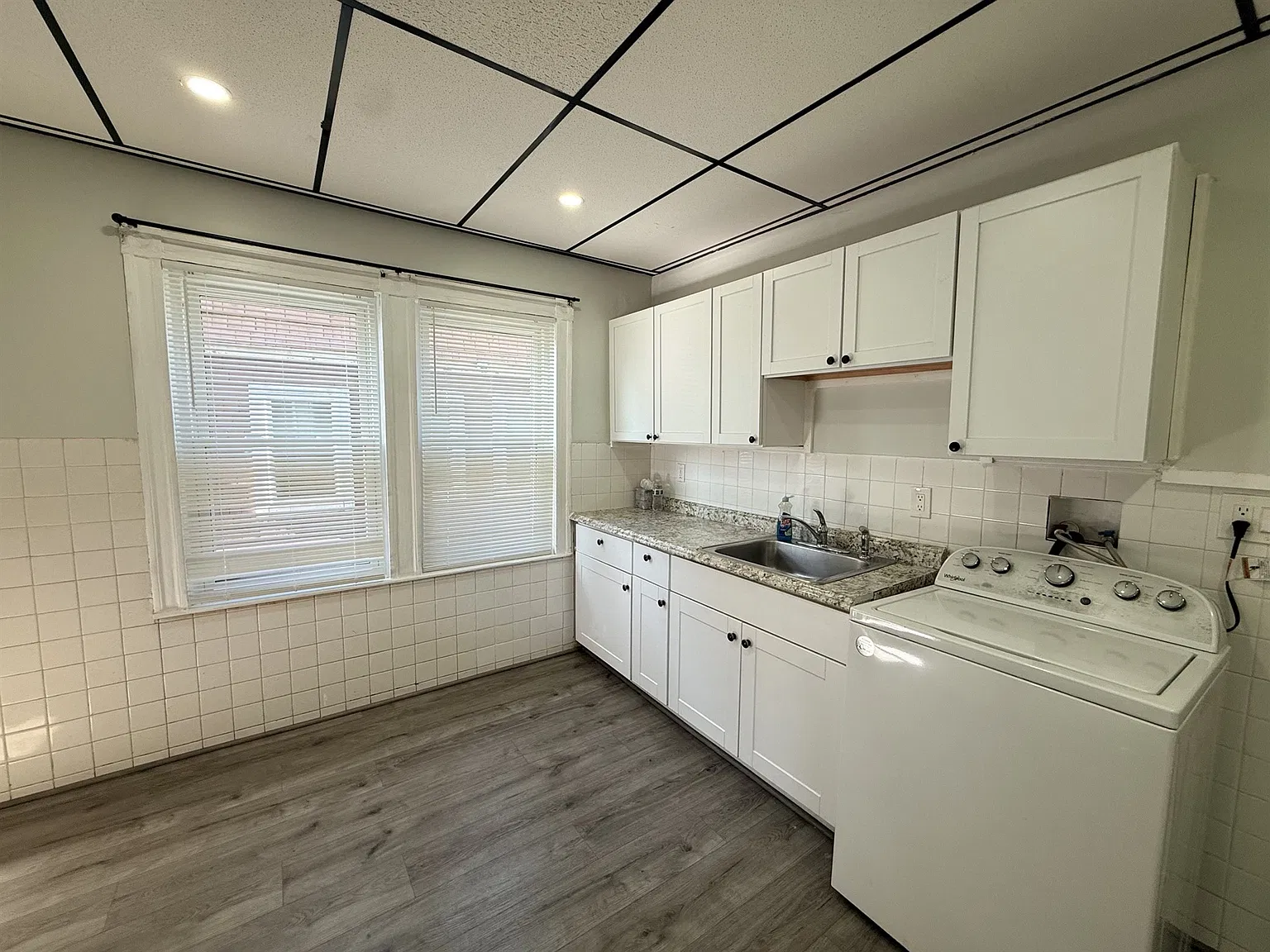 2 bed, $2,700 — Photo 1