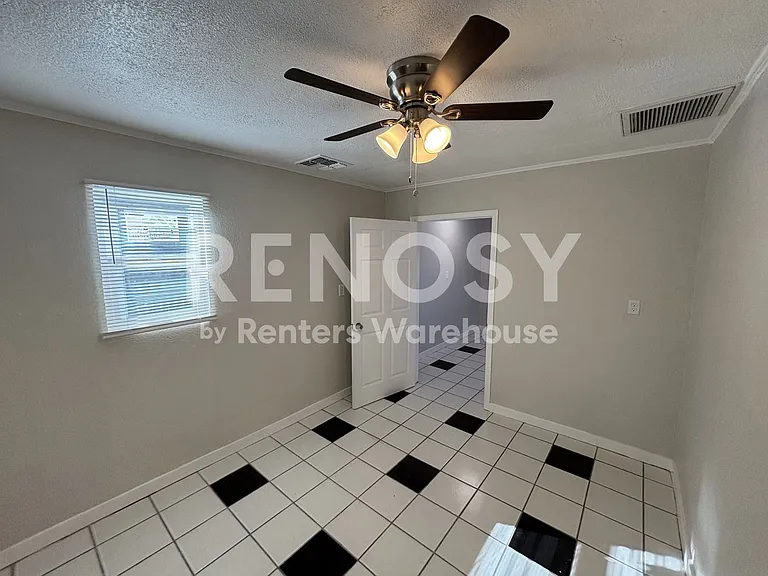 2818 W Heatherbrae Dr — Photo 37