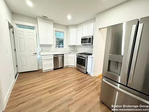 147 E Cottage St #2 Photo 1