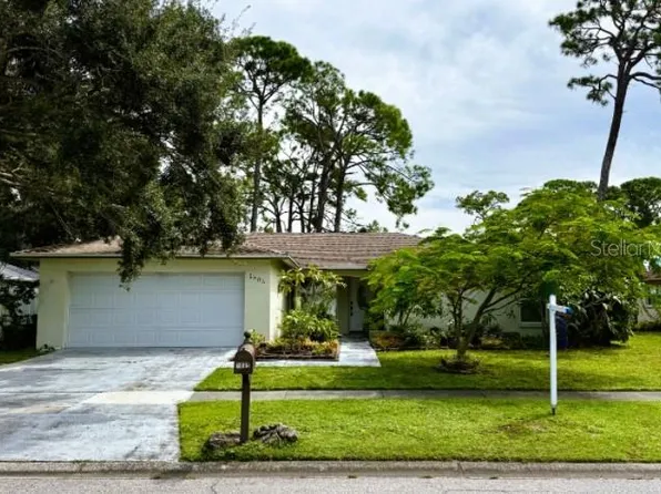 1805 Springwood Dr, Sarasota, FL 34232