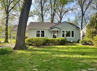 323 Reardon Dr, Saint Louis, MO 63122