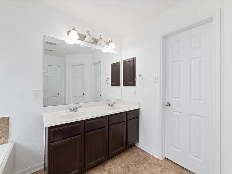 18406 Spruce Tree Line Trl — Photo 19