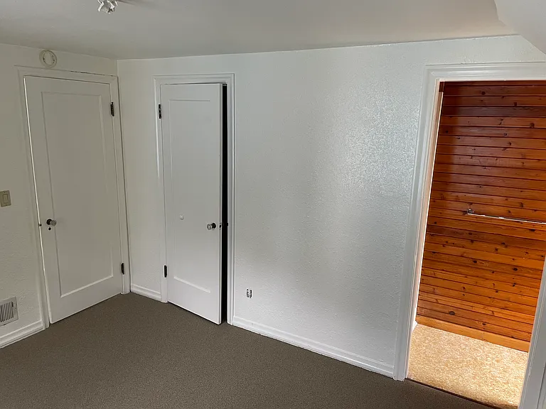 2105 NE 49th Ave #1 — Photo 5