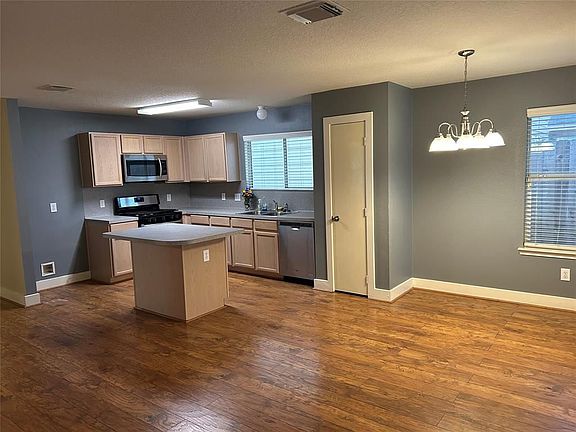 4th image of 10607 Cobblecreek Way