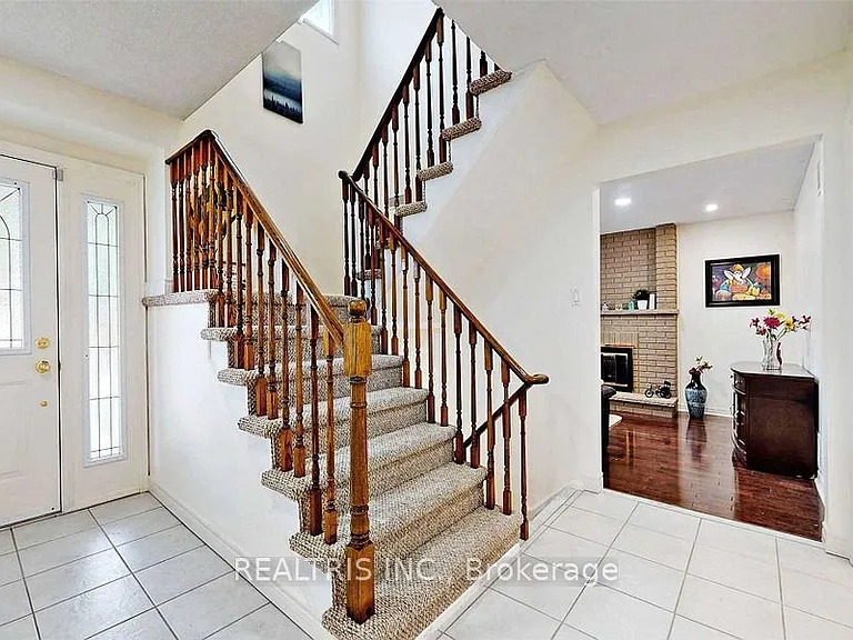 68 Gretman Cres — Photo 21