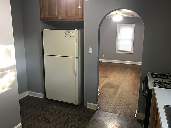 5th image of 2940 Hiawatha St