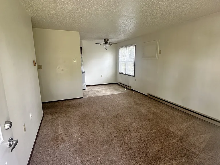 220 Mamie Eisenhower Ave #12 — Photo 2