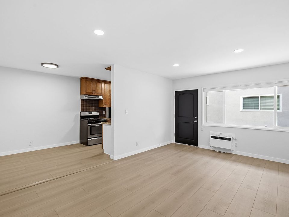 1st image of 14616 Magnolia Blvd APT 2