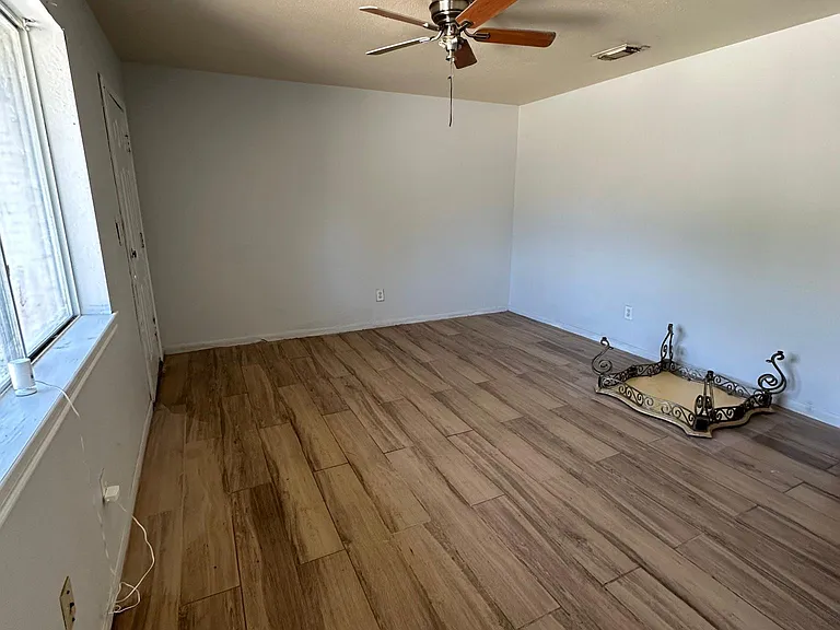 6802 Sayers St #10 — Photo 14