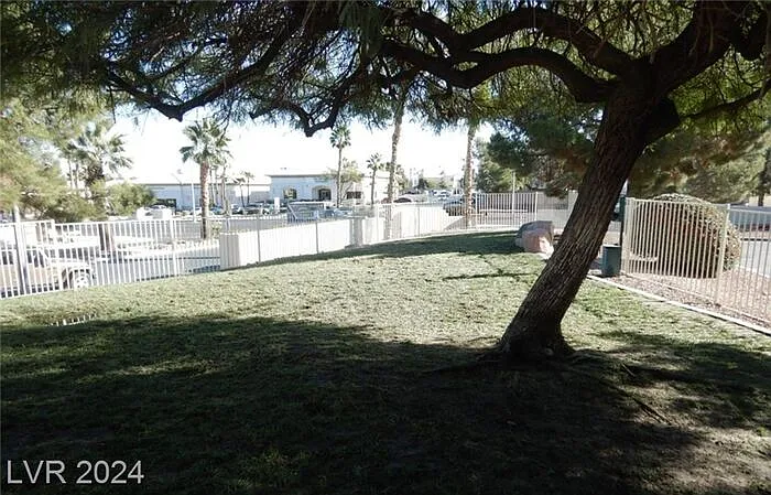 2605 Glen Green Ave — Photo 33