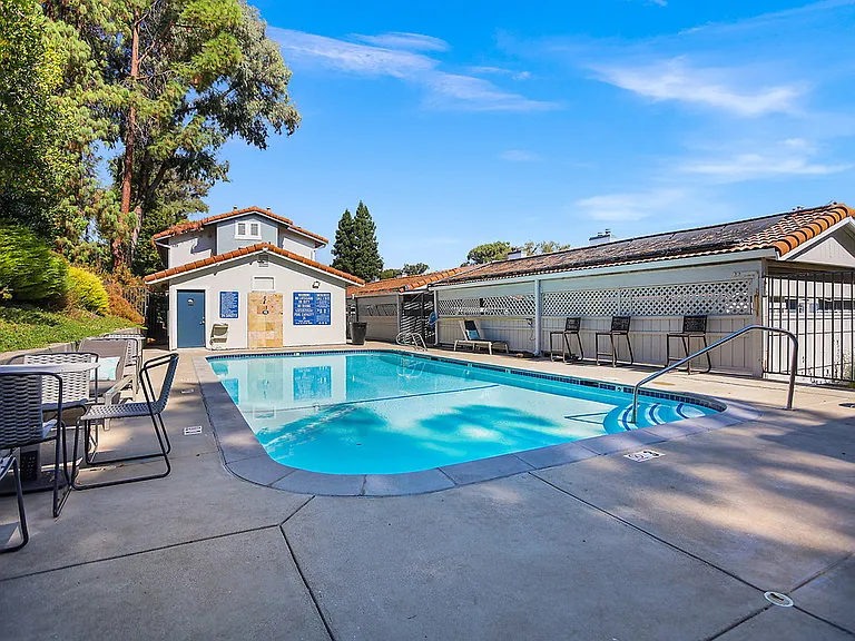 Foothill - Twin Creeks Condos — Photo 2