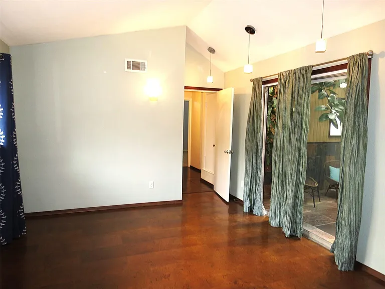 10505 Swallow Ln — Photo 22