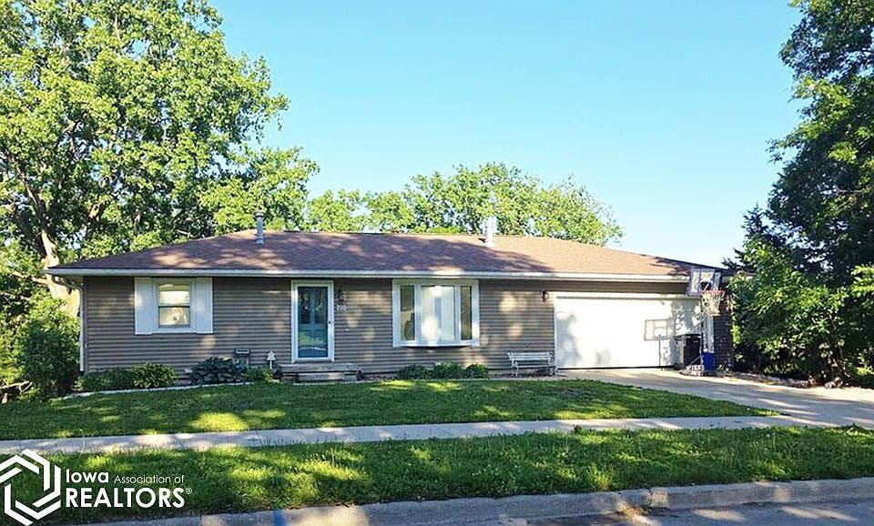 1st image of 710 N Foster Ave