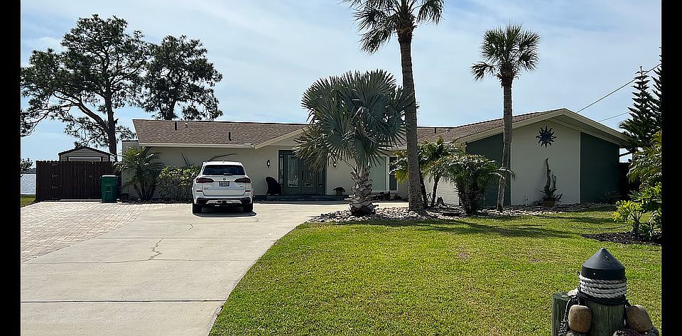 1st image of 12018 W Bayshore Dr