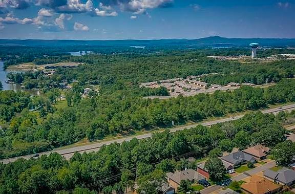3rd image of 150 Forest View Cir