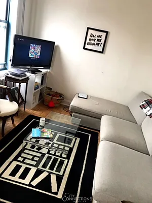 Rented by City Connections Realty | media 2