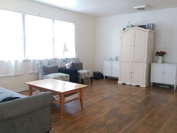 3rd image of 802 W Avenue J10