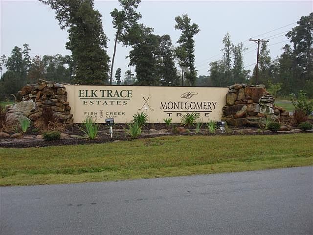 Montgomery Trace Entrance