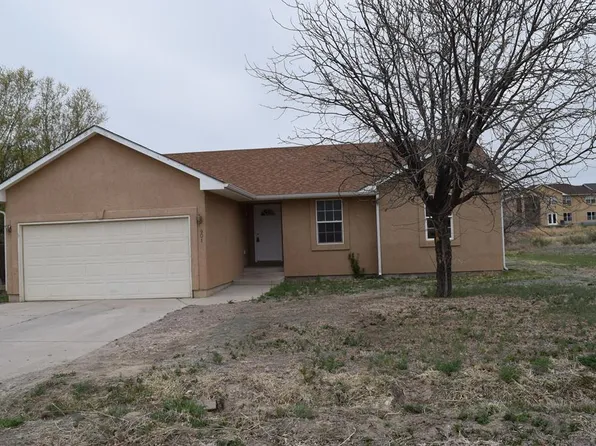 901 S Palomar Dr, Pueblo West, CO 81007