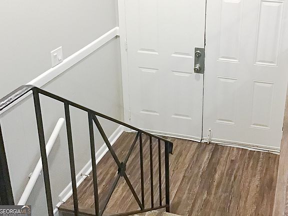 3rd image of 4666 Edwina Ln SW