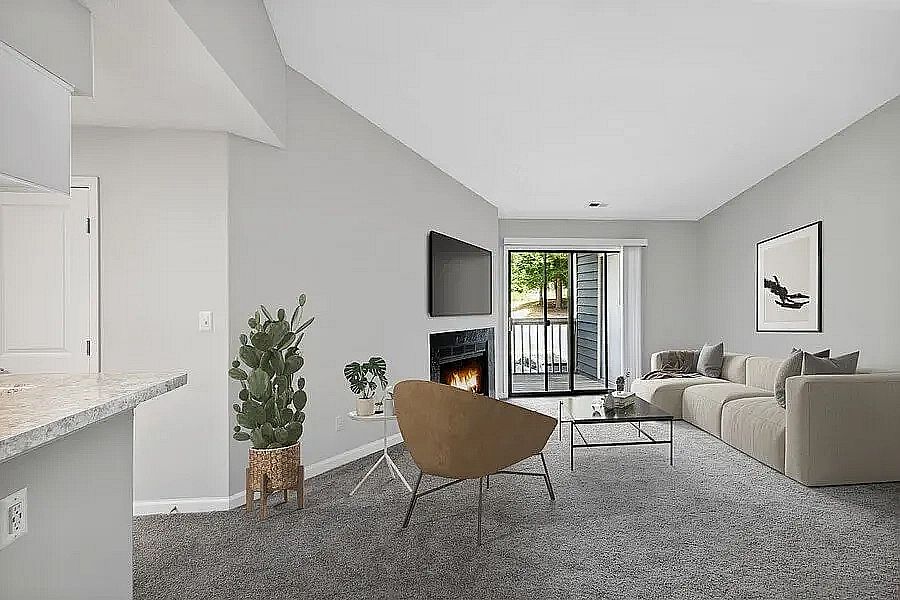 02_3520drawbridgeparkway_1_livingroom_lowres