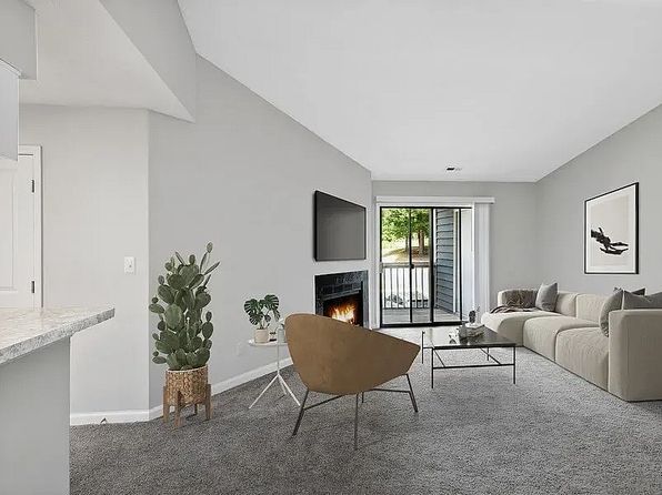 3520 Drawbridge Pkwy #111C