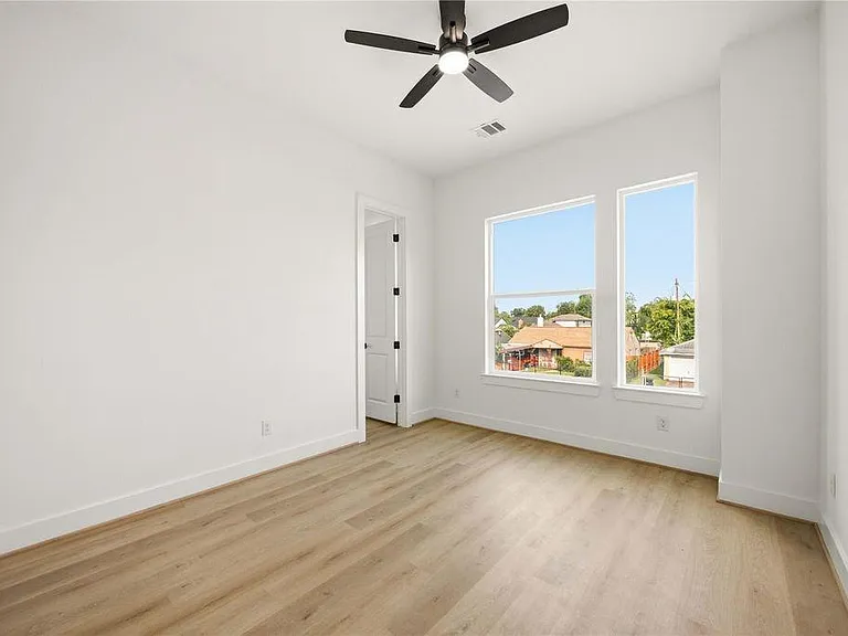 7130 Saint Augustine St #B — Photo 19