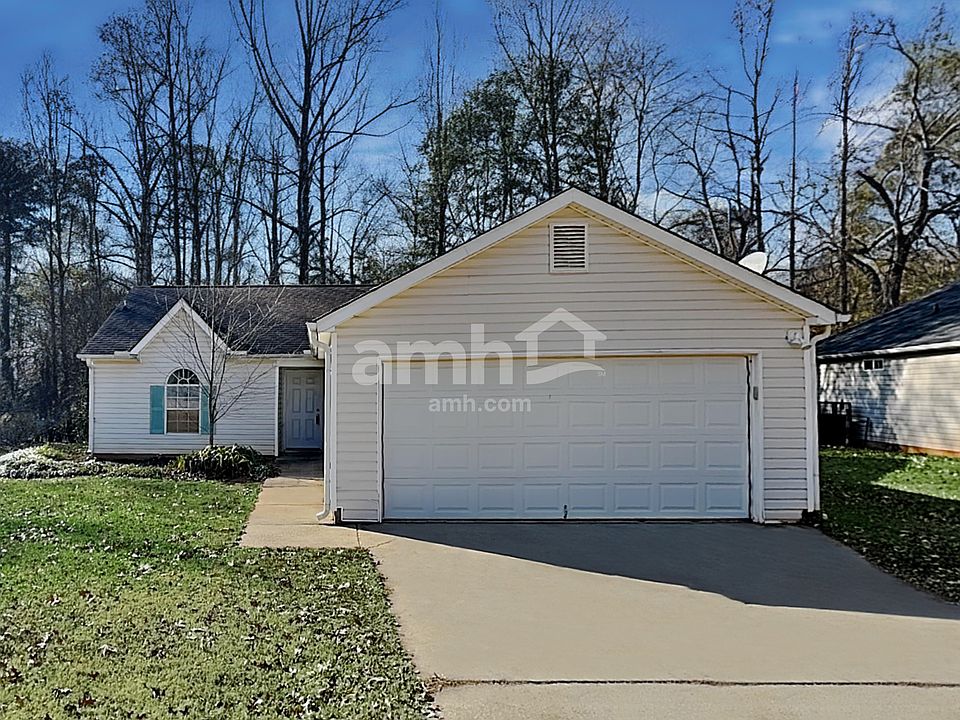 1st image of 271 Village Dr