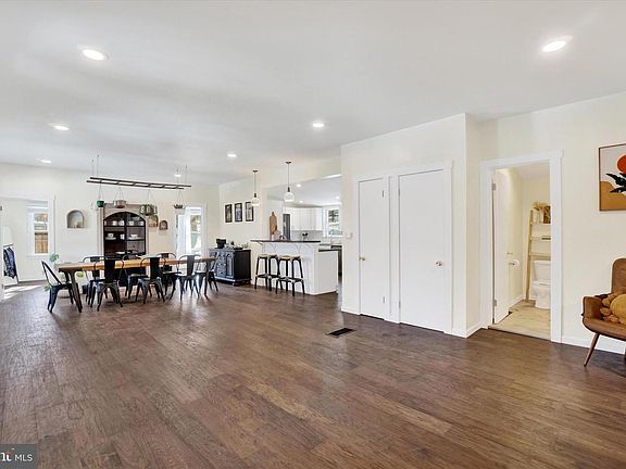 4th image of 1635 Conewago Creek Rd