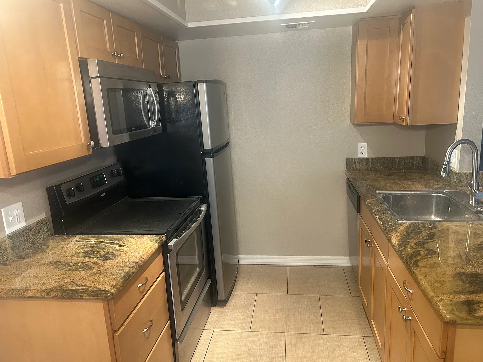 2 bed, 850 sqft, $1,250 — Photo 2