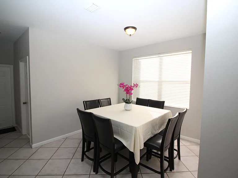 1396 Banyan Way — Photo 8