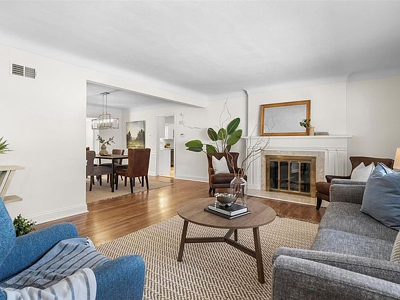 4th image of 139 Blackthorn Dr