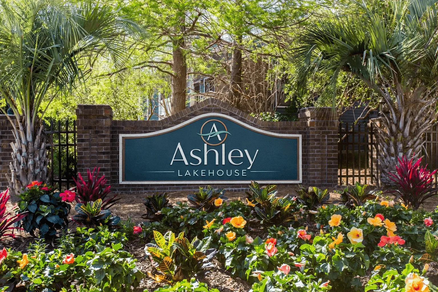Ashley Lakehouse — Photo 3
