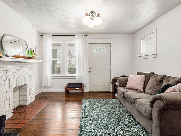 4th image of 807-809 Thurman Ave