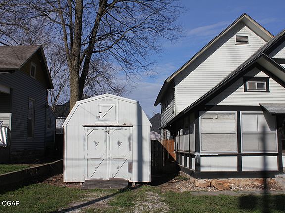 3rd image of 1135 Lyon St