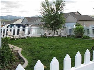1st image of 2402 Stratford Ln