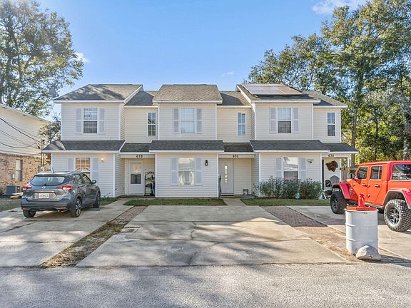3rd image of 630 Virginia Oak Ct
